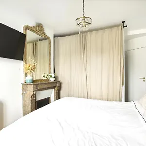Stunning Architect Near Le Marais Apartment